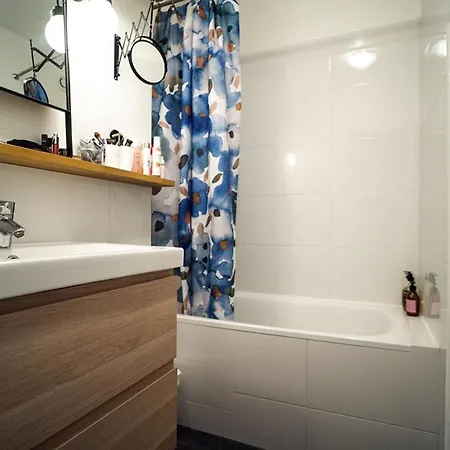 Pretty 36 M Near Buttes-chaumont Apartment Paris